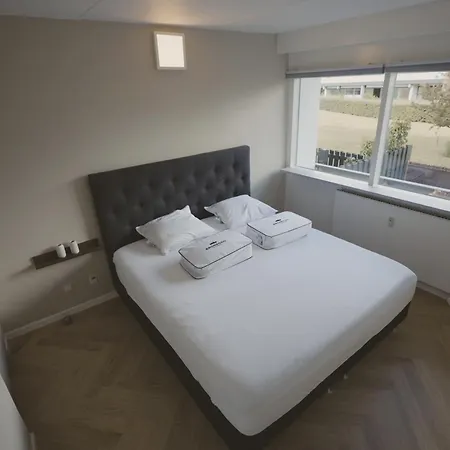 Cozy With Garden And Free Parking *